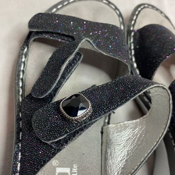 ALEGRIA Loti Slip On Wedge Sandal Glitteroti Black - Picture 9 of 13